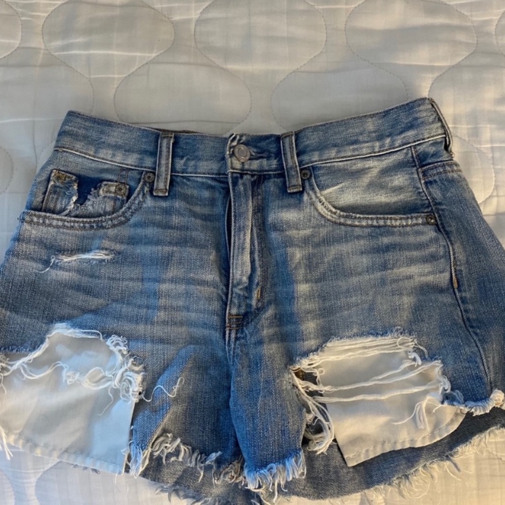 american eagle distressed jean shorts